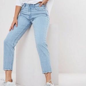 HIGH RISE MOM JEANS